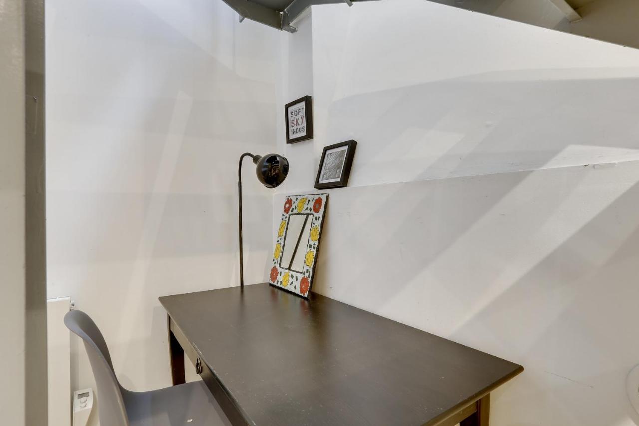 170 Suite Angouleme Large Duplex Style Apt With1 Bdr Paris Central Exterior foto
